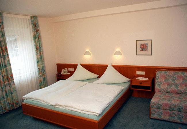 Gasthaus Merkel Hotel Bad Berneck im Fichtelgebirge Pokoj fotografie